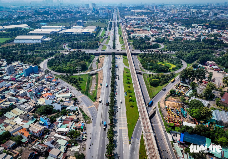 Vướng mặt bằng 14 năm, nhánh hầm dạ cầu vượt trạm 2 của dự án xa lộ Hà Nội vẫn chưa thông  - Ảnh 2.