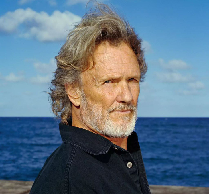 Vĩnh biệt huyền thoại nhạc đồng quê Kris Kristofferson - Ảnh 1.