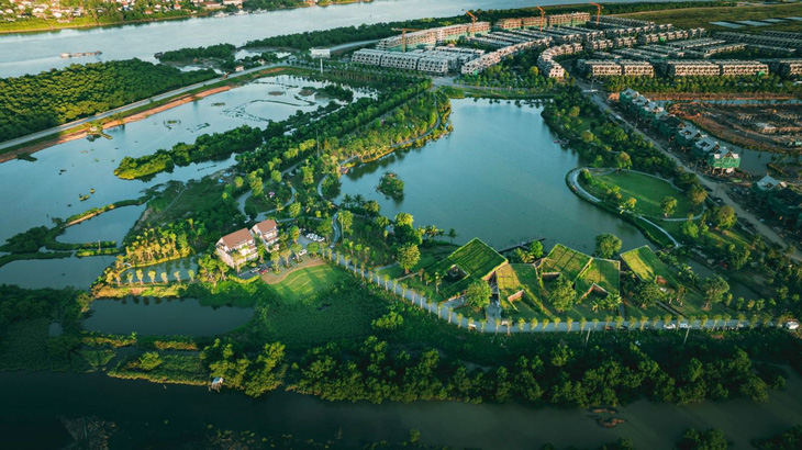 Những cư dân đầu tiên Eco Central Park nhận sổ đỏ - Ảnh 7.