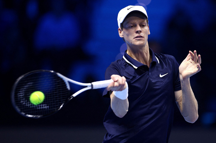 Thắng áp đảo, Jannik Sinner lần đầu vô địch ATP Finals - Ảnh 2.