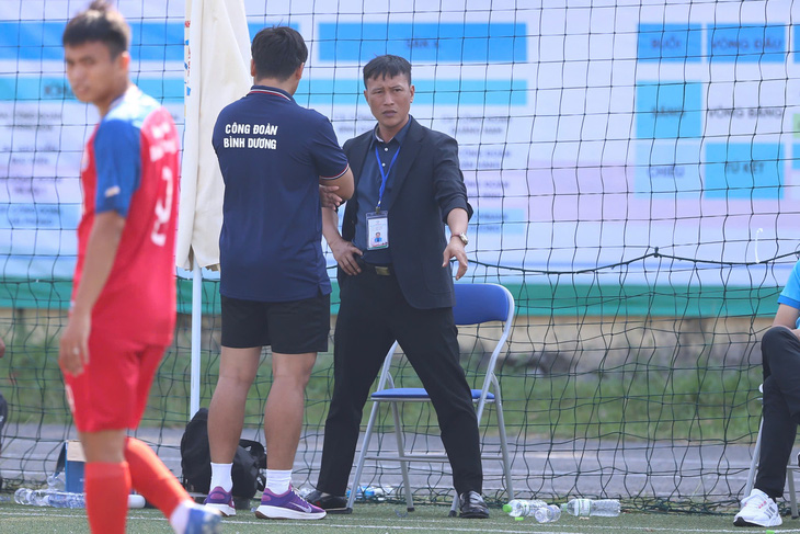 Mourinho phiên bản giải bóng đá công nhân, viên chức - Ảnh 1.