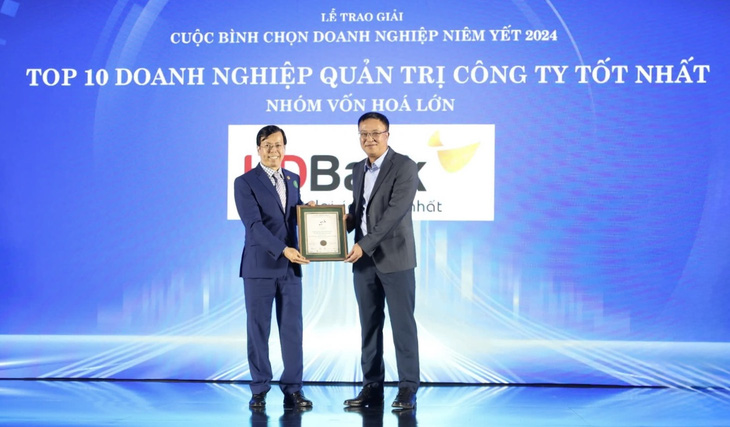 HDBANK đạt ba giải thưởng tại cuộc bình chọn Doanh nghiệp niêm yết 2024 - Ảnh 1.