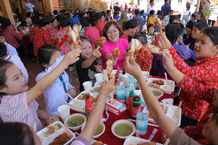 CHIN-SU lên vùng cao tiếp sức học trò, tiếp lửa thầy cô - Ảnh 5.