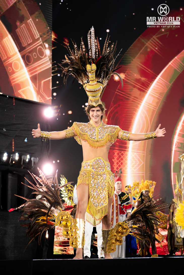 Những bộ trang phục ấn tượng đêm thi National Costume của Mr World ở Việt Nam  - Ảnh 5.