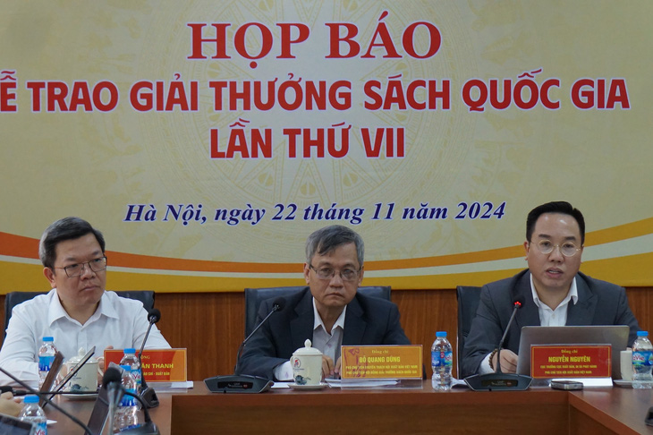 ong-nguyen-nguyen-phai-va-ong-do-quang-dung-giua-thong-tin-tai-buoi-hop-bao-17322747855491905576685.jpg