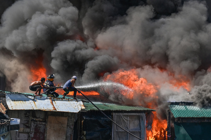 Philippines: Biển lửa thiêu rụi hơn 1.000 căn nhà ở thủ đô Manila - Ảnh 2.