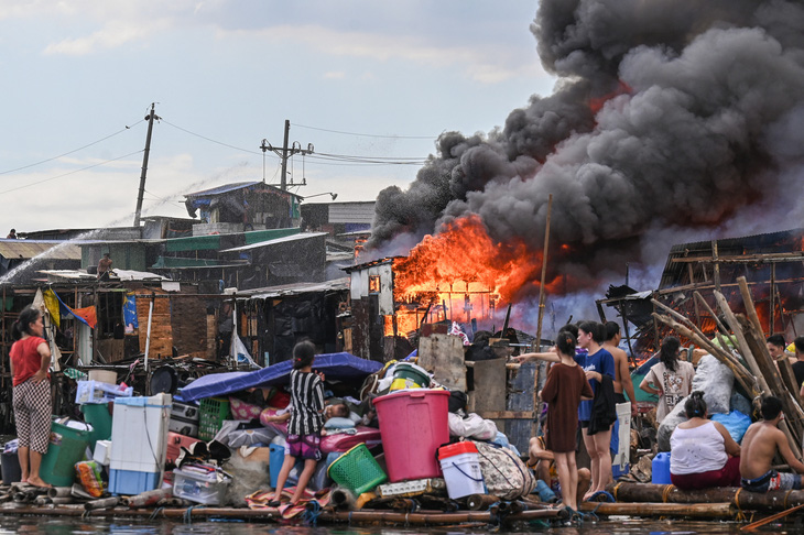 Philippines: Biển lửa thiêu rụi hơn 1.000 căn nhà ở thủ đô Manila - Ảnh 4.