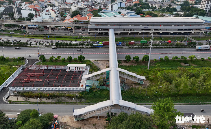  Người dân có lo thiếu chỗ gửi xe và có được mang xe đạp lên tàu metro? - Ảnh 1.