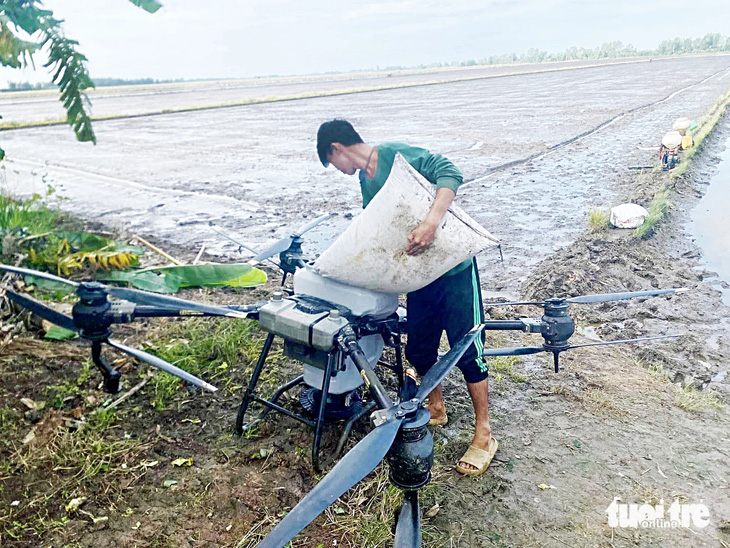 Drone bay đầy đồng, quản ra sao? - Ảnh 1.