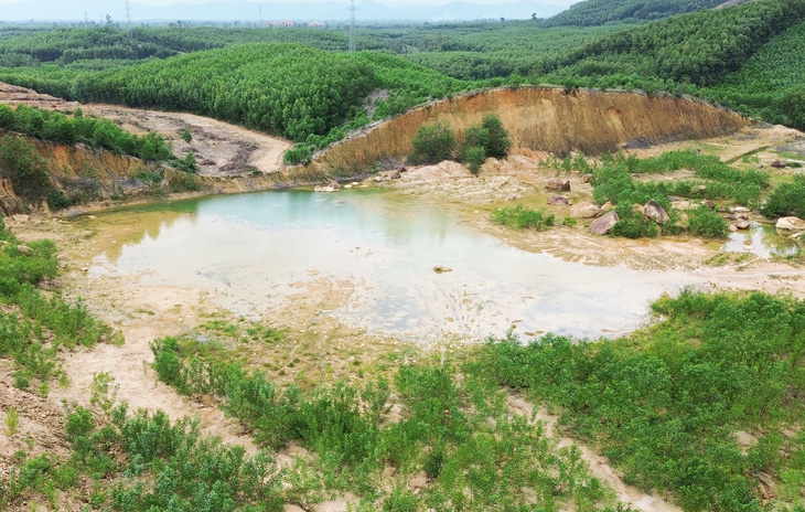 Dự làm nghĩa trang tận thu đất xong, nơi chôn cất người chết đâu chẳng thấy? - Ảnh 2.