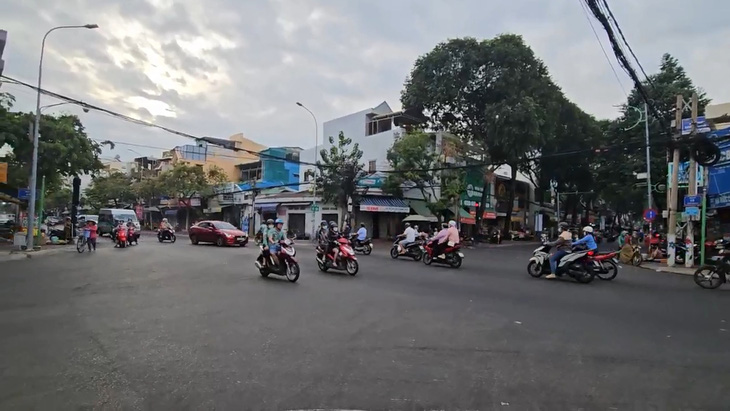 Một bệnh nhân ngộ độc nghi do ăn bánh mì ở Vũng Tàu tử vong - Ảnh 2.