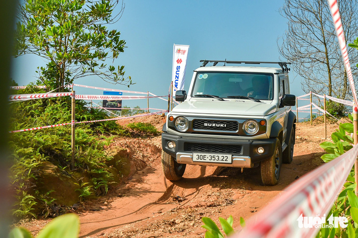 Suzuki Jimny trên cung đường off-road: Xứng đáng được dân chơi săn đón - Ảnh 1.