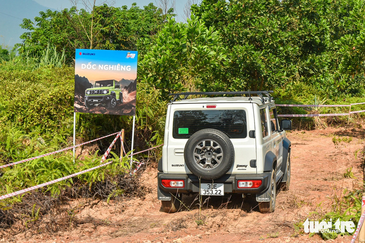 Đặt Suzuki Jimny vào cung đường off-road mới hiểu vì sao dân chơi săn đón - Ảnh 4.