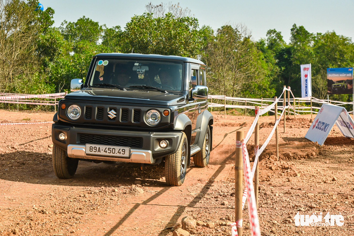 Đặt Suzuki Jimny vào cung đường off-road mới hiểu vì sao dân chơi săn đón - Ảnh 8.