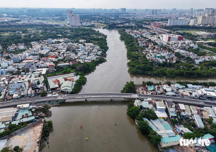 Cầu Rạch Đỉa ở Nhà Bè đã hợp long, sẵn sàng thông xe vào cuối năm 2024 - Ảnh 13.