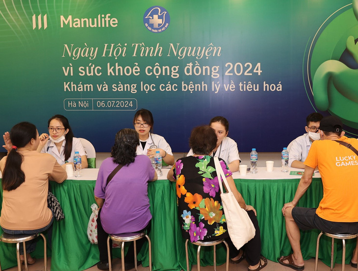 Manulife mở rộng quy mô chương trình cộng đồng ‘Sống Sạch - Sành - Xanh’ - Ảnh 2.