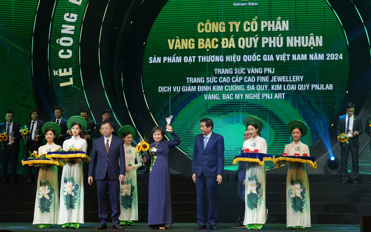 PNJ vào top 50 công ty kinh doanh hiệu quả nhất Việt Nam 2024 - Ảnh 5.