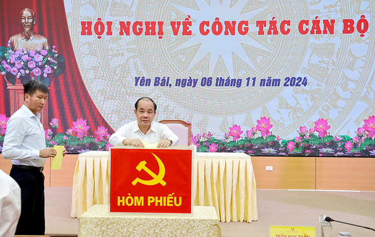 Ông Trần Huy Tuấn được bầu làm bí thư Tỉnh ủy Yên Bái - Ảnh 1.