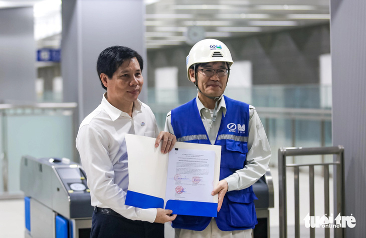 TP.HCM trao bằng khen cho các nhà thầu đẩy nhanh tiến độ làm metro số 1 - Ảnh 3.