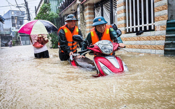 Thời tiết hôm nay 12-12: Bắc Bộ rét đậm, Trung Bộ và Nam Bộ mưa to - Ảnh 2.