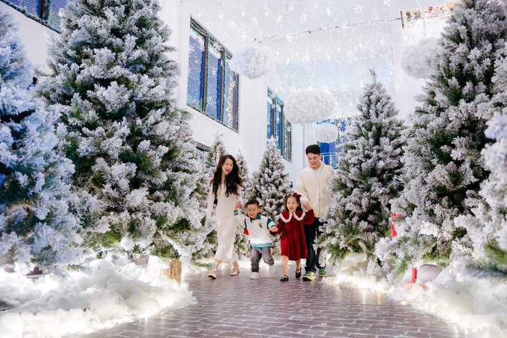 ‘Nhà của ông già Noel’ bất ngờ xuất hiện tại khu đô thị Ecopark - Ảnh 10.