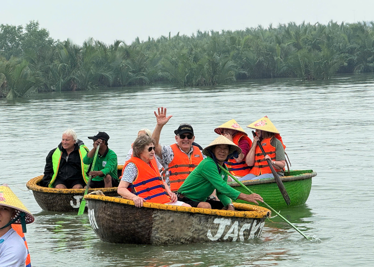 Phó thủ tướng Chính phủ Lê Thành Long: 'Đặt lợi cộng đồng địa phương lên trước hết trong du lịch' - Ảnh 3.