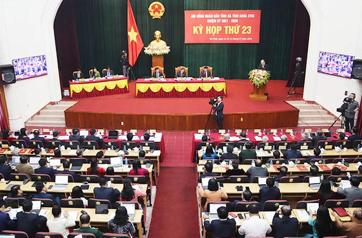 Đại biểu chất vấn thừa thiếu giáo viên cục bộ tại Hà Tĩnh - Ảnh 1.