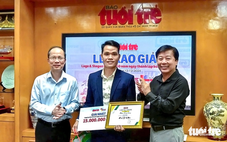 Trao giải cuộc thi thiết kế logo và ý tưởng slogan kỷ niệm 50 năm thành lập Tuổi Trẻ - Ảnh 1.