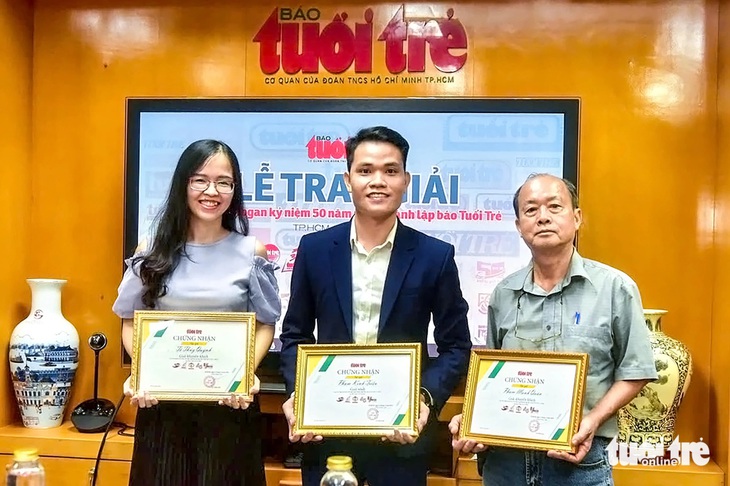 Trao giải cuộc thi Thiết kế logo và ý tưởng slogan kỷ niệm 50 năm thành lập báo Tuổi Trẻ - Ảnh 4.