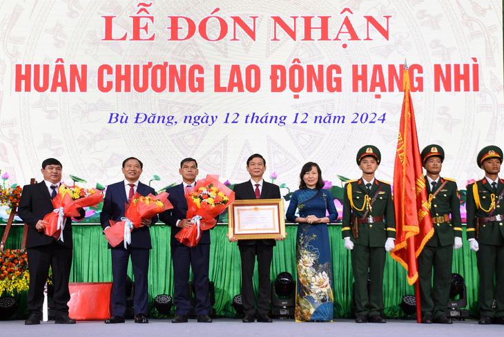 Quê hương sóc Bom Bo huyền thoại đón nhận Huân chương Lao động hạng nhì - Ảnh 1.