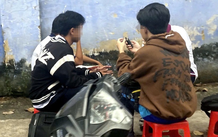 Cấm thuốc lá điện tử， phụ huynh học sinh vui mừng! - Ảnh 1.