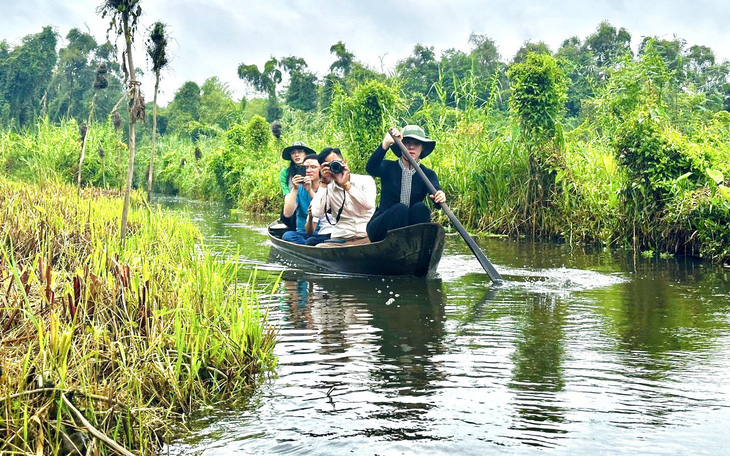 Từ vụ du khách rơi xuống sông, chuyên gia chia sẻ kinh nghiệm du lịch sông nước an toàn - Ảnh 4.