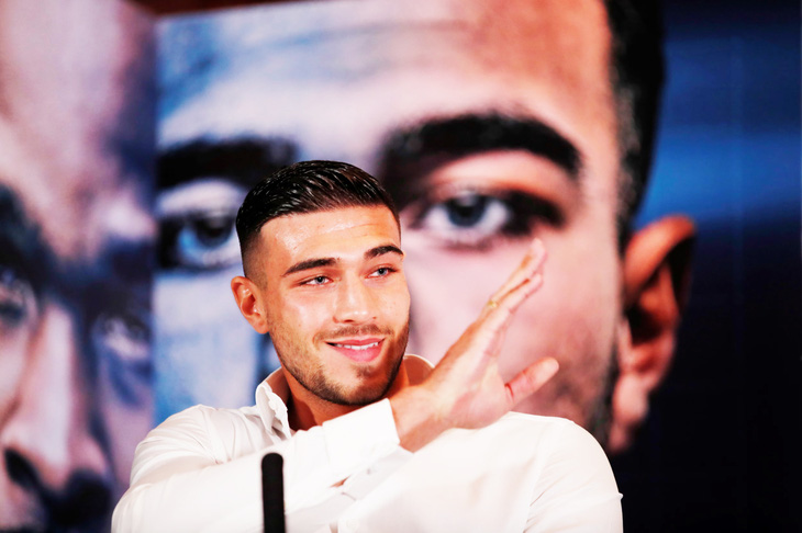 Võ sĩ Tommy Fury hủy trận quyền anh vì đối thủ dọa tung chiêu MMA - Ảnh 1.