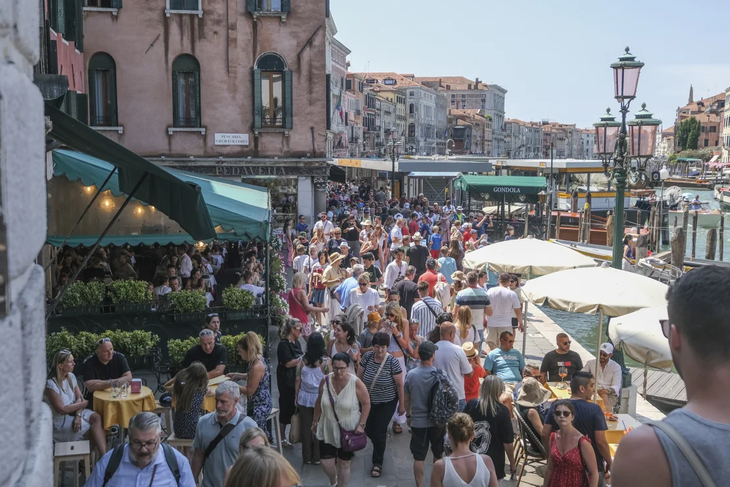 câu chuyện về ‘nữ siêu anh hùng’ chống nạn móc túi ở Venice - Ảnh 3.