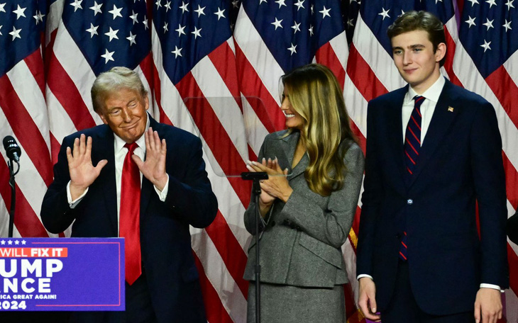 Khả năng ngôn ngữ và học vấn bí ẩn của Barron Trump - Ảnh 2.