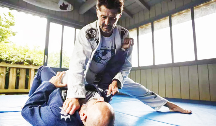 Danh thủ Pháp Lizarazu trở thành võ sĩ vô địch jiu-jitsu vì hội chứng lạ - Ảnh 1.