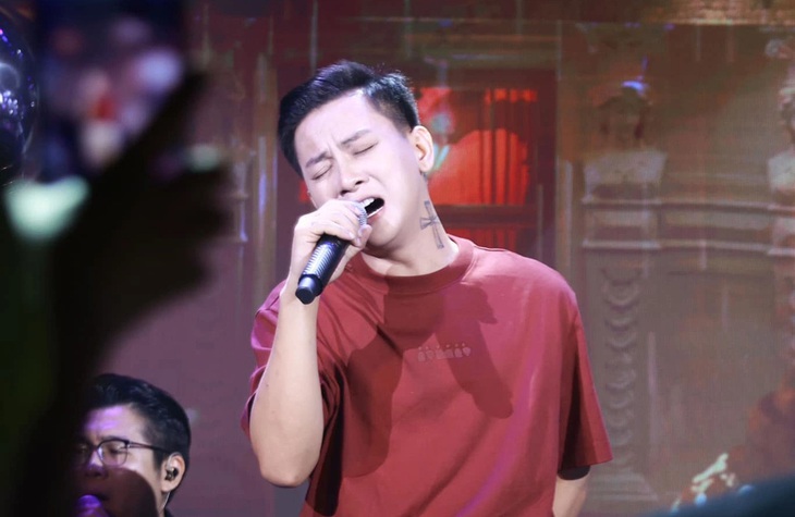 Hoài Lâm xin lỗi vì hủy show; Đan Trường chiếm spotlight tại concert Anh trai vượt ngàn chông gai - Ảnh 1.