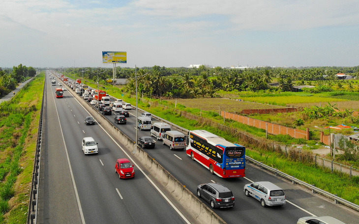 Bộ Giao thông vận tải muốn chủ trì mở rộng cao tốc TP.HCM - Trung Lương - Mỹ Thuận  - Ảnh 2.