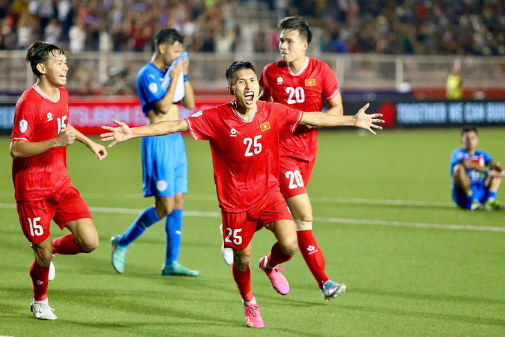 HLV Kim Sang Sik: 'Đội tuyển Việt Nam vẫn rộng cửa vào bán kết' - Ảnh 2.