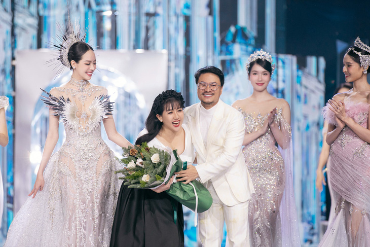 Hoa hậu Thanh Thủy diễn vedette tại Vietnam Beauty Fashion Fest 10 - Ảnh 8.