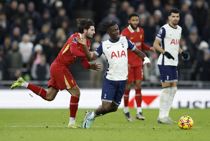 Liverpool đánh bại Tottenham trong trận cầu có 9 bàn thắng - Ảnh 2.