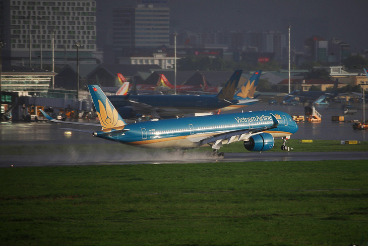 Tỉ lệ cất cánh đúng giờ của Vietnam Airlines năm 2024 ra sao? - Ảnh 2.