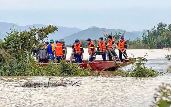 Tìm thấy thi thể hai mẹ con dưới sông Krông Ana - Ảnh 1.