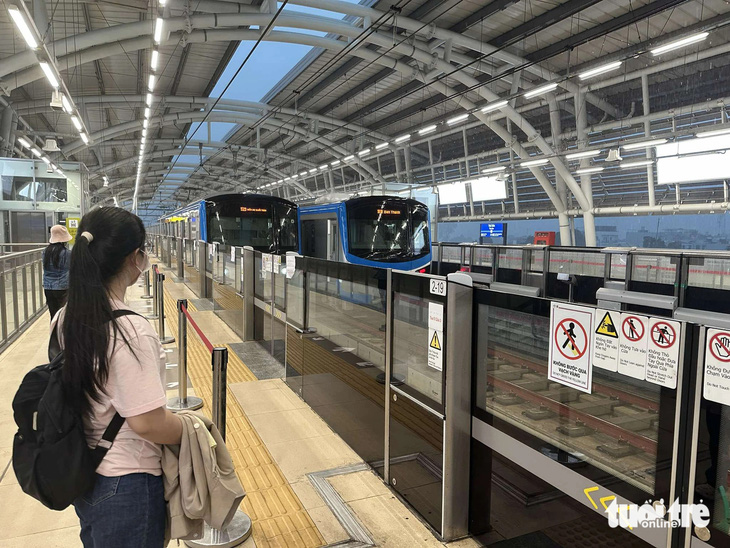 Metro số 1 hoạt động bình thường trở lại sau khi hệ thống an toàn điện kích hoạt vì sấm sét - Ảnh 1.