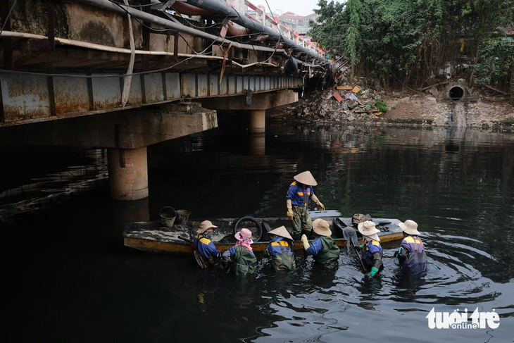 Hà Nội tính bơm nước sông Hồng cứu sông Tô Lịch, chuyên gia nói gì? - Ảnh 3.