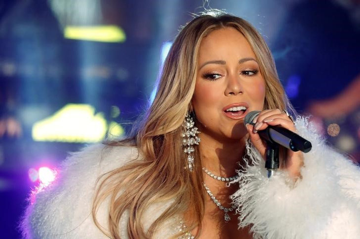 All I want for Christmas is you lại top 1 Billboard Hot 100， Mariah Carey tạo kỷ lục mới - Ảnh 2.