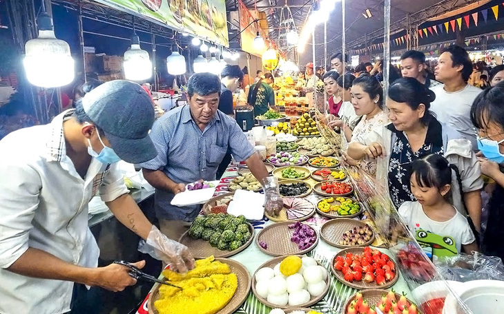 Long An lần đầu vượt mốc 2 triệu lượt khách nhờ Tuần Văn hóa Thể thao Du lịch - Ảnh 1.