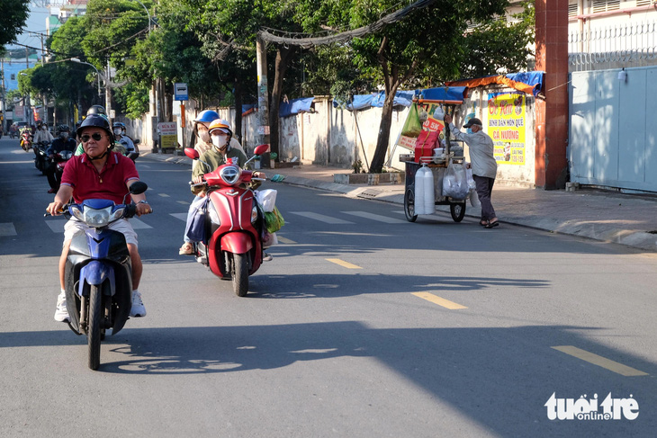 Cải tạo hệ thống thoát nước đường kết nối Tân Sơn Nhất từng ngập qua đầu gối - Ảnh 1.