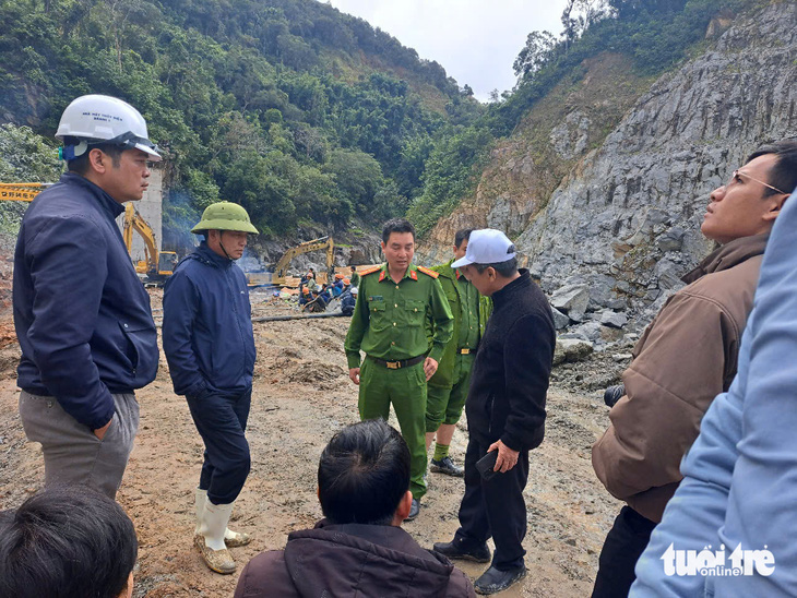 Chủ tịch tỉnh Kon Tum yêu cầu điều tra vụ sập giàn giáo thủy điện Đăk Mi 1 - Ảnh 3.