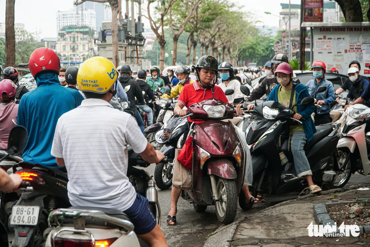 Hà Nội xử lý được 13 điểm ùn tắc nhưng lại phát sinh thêm 16 điểm mới - Ảnh 1.